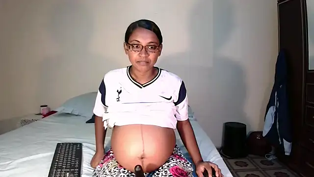 indiansweetflava online show from 04-05-26, 12:23