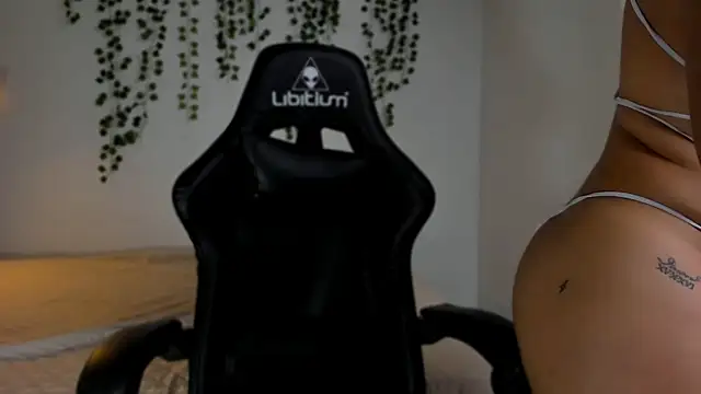 sara doll77 online show from 04-14-26, 08:47