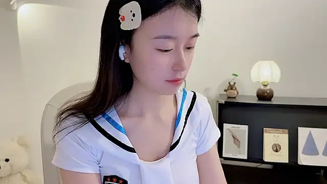 Onechestnut online show from 11-24-25, 06:13