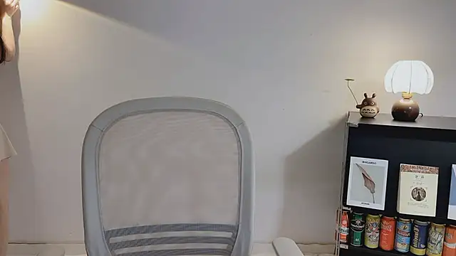Snapshot of Onechestnut chatting on 04-18-26, 06:05 Onechestnut online show from 04-18-26, 06:05
