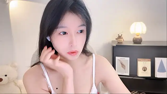 Onechestnut online show from 11-03-25, 05:34