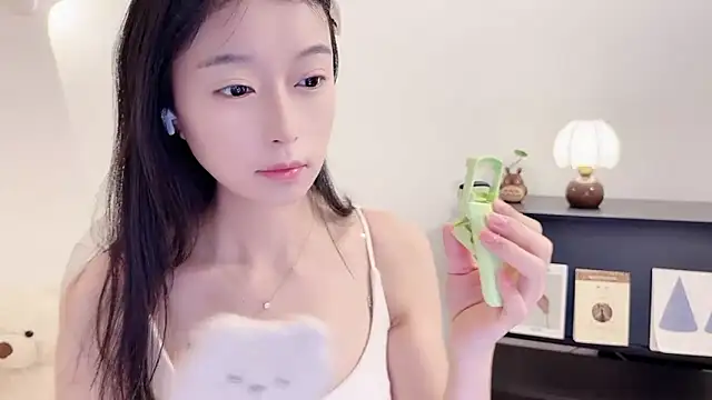 Onechestnut online show from 11-15-25, 06:28