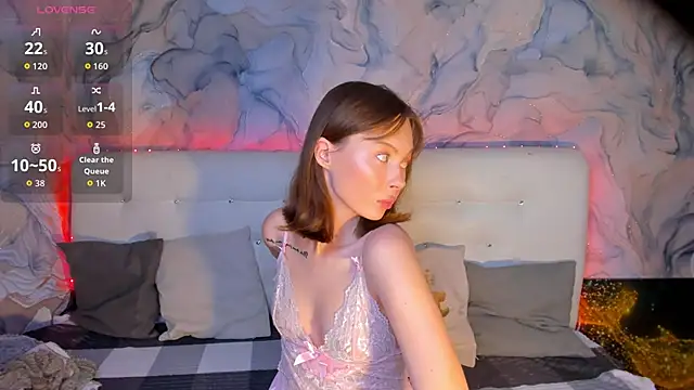 Snapshot of LolaMeddisson chatting on 02-06-26, 09:00 LolaMeddisson online show from 02-06-26, 09:00