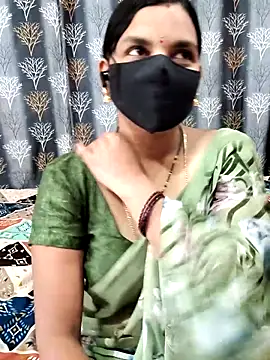 Snapshot of Lalitha-1995 chatting on 06-18-26, 04:33 Lalitha-1995 online show from 06-18-26, 04:33
