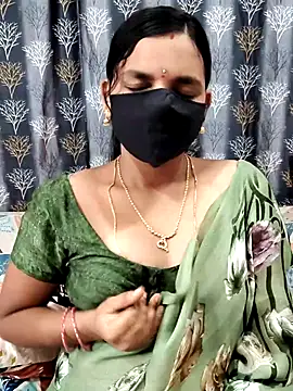 Snapshot of Lalitha-1995 chatting on 07-20-26, 07:49 Lalitha-1995 online show from 07-20-26, 07:49