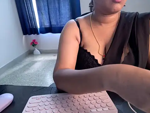 Snapshot of Anjalistar chatting on 09-21-25, 04:39 Anjalistar online show from 09-21-25, 04:39