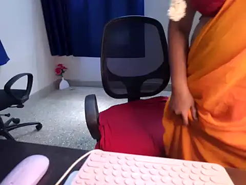 Snapshot of Anjalistar chatting on 09-17-25, 03:52 Anjalistar online show from 09-17-25, 03:52
