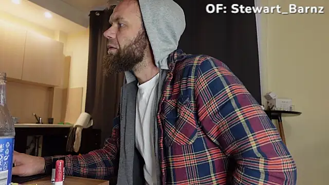 Stewart Barnz online show from 05-06-26, 01:26