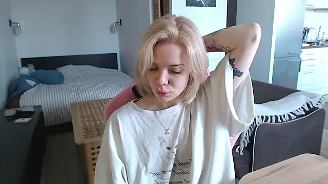 enchanting chloe online show from 03-19-26, 08:36