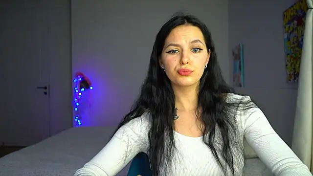 EwelynScott online show from 12-15-25, 01:39