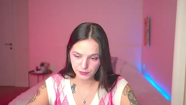 Snapshot of EwelynScott chatting on 09-26-25, 04:36 EwelynScott online show from 09-26-25, 04:36