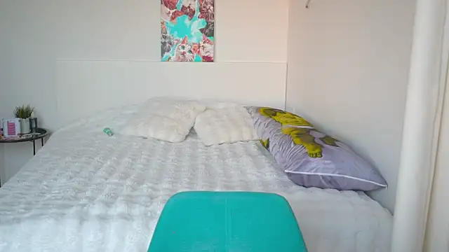 Snapshot of EwelynScott chatting on 09-20-25, 04:06 EwelynScott online show from 09-20-25, 04:06