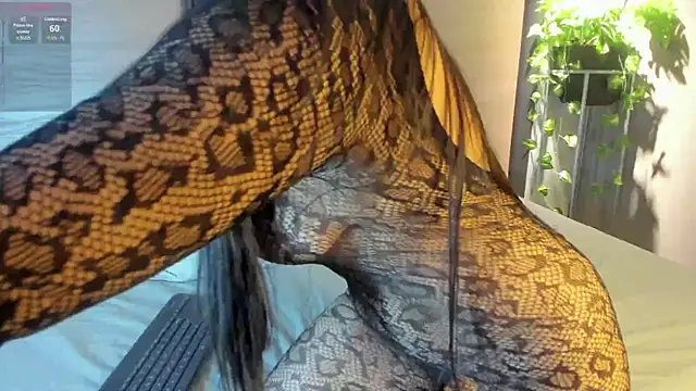 alexamonroe  online show from 12-22-25, 09:15