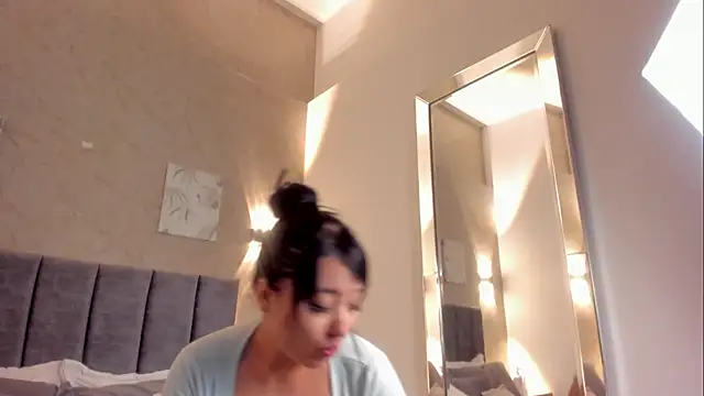 Lunaa bellaa online show from 01-12-26, 07:42