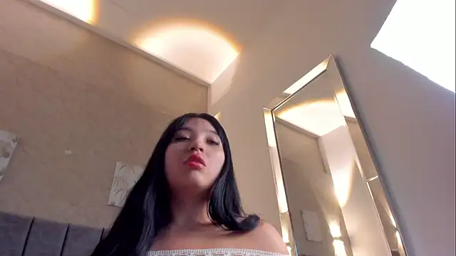 Lunaa bellaa online show from 12-17-25, 07:41