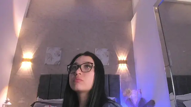 Lunaa bellaa online show from 03-19-26, 07:47