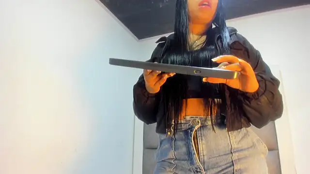 Mia lopez   online show from 10-10-25, 01:23