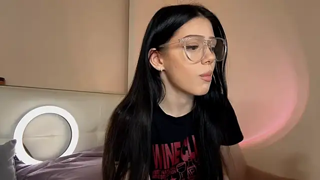 KateHardcastle online show from 10-21-25, 03:33