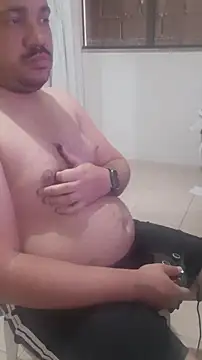 Urso Nerd online show from 11-18-25, 03:59