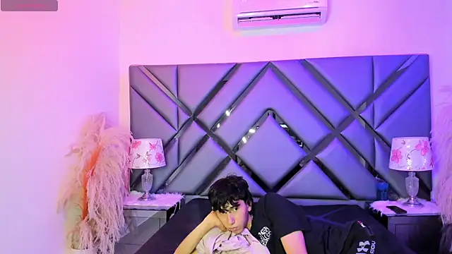 Milan LewisS online show from 02-26-26, 12:27