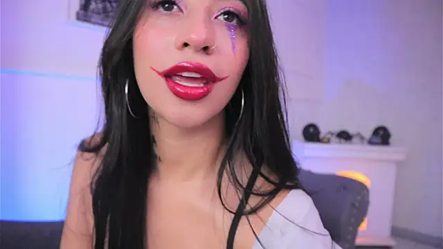 charlotterusso online show from 10-31-25, 01:19