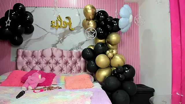 Snapshot of Mindy_19 chatting on 04-23-26, 12:40 Mindy 19 online show from 04-23-26, 12:40