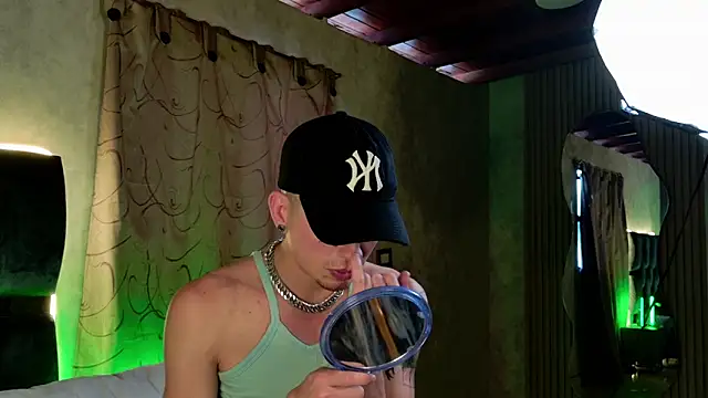 Taurito    online show from 11-27-25, 09:48