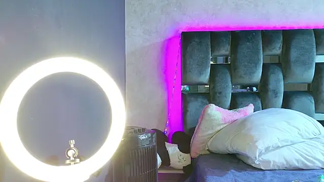 Taurito    online show from 11-18-25, 10:13