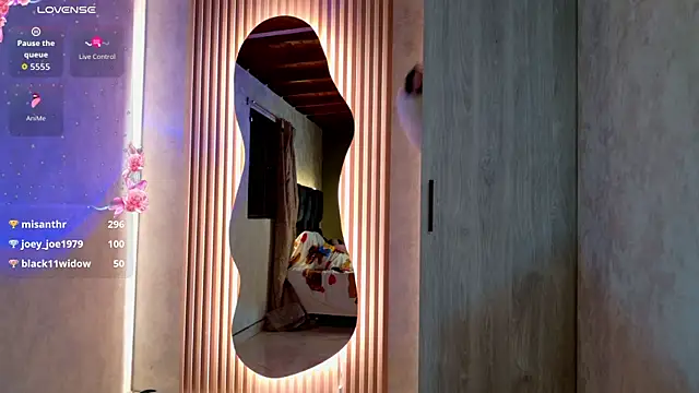 Taurito    online show from 09-22-25, 03:01