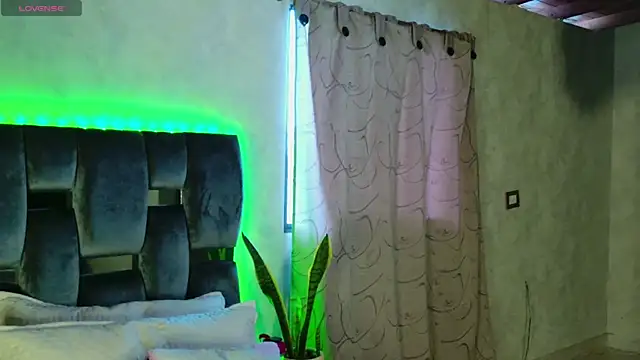 Taurito    online show from 10-27-25, 01:01