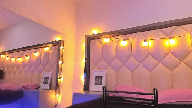 Snapshot of Scarletbigbug chatting on 01-17-26, 11:25 Scarletbigbug online show from 01-17-26, 11:25