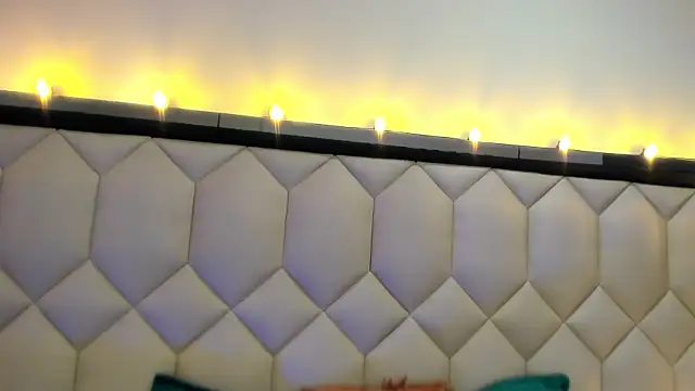 Scarletbigbug online show from 11-07-25, 06:34