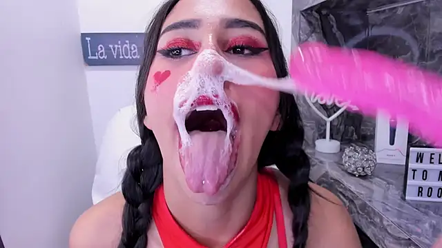 Snapshot of miss___taylor chatting on 10-02-25, 06:11 miss taylor online show from 10-02-25, 06:11