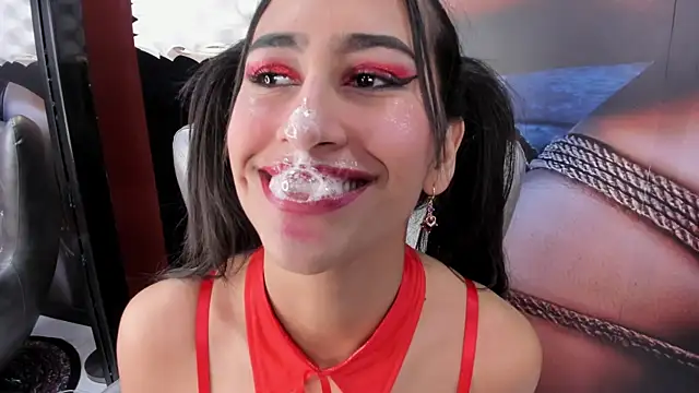 Snapshot of miss___taylor chatting on 10-08-25, 02:35 miss taylor online show from 10-08-25, 02:35