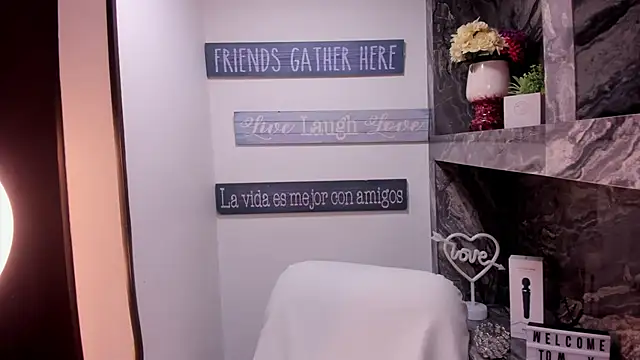 Snapshot of miss___taylor chatting on 09-30-25, 06:03 miss taylor online show from 09-30-25, 06:03