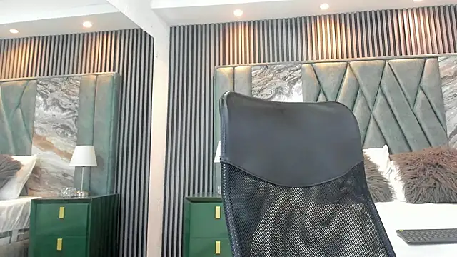 Michael blue online show from 09-24-25, 01:17