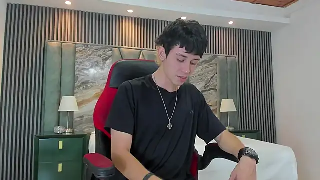 Michael blue online show from 10-05-25, 01:35