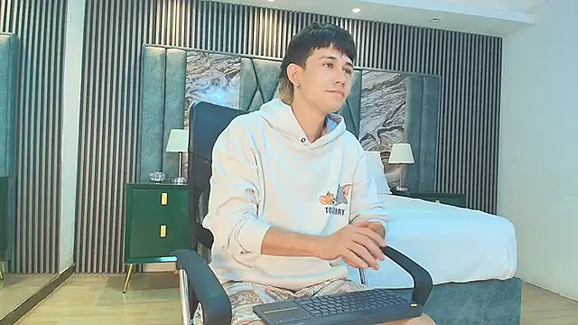 Michael blue online show from 01-18-26, 11:57