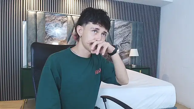 Michael blue online show from 02-08-26, 07:44