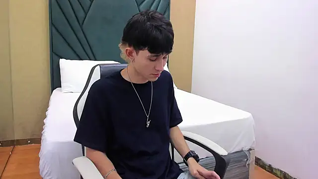 Michael blue online show from 10-25-25, 08:53