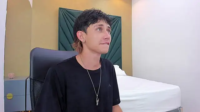 Michael blue online show from 12-19-25, 11:56