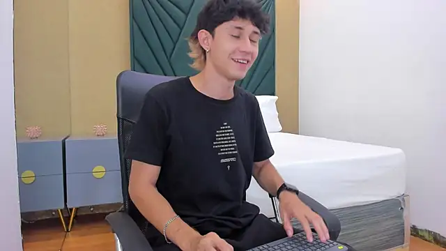 Michael blue online show from 12-22-25, 12:16