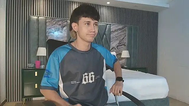 Michael blue online show from 01-10-26, 12:00