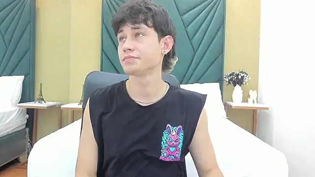 Michael blue online show from 03-25-26, 07:57