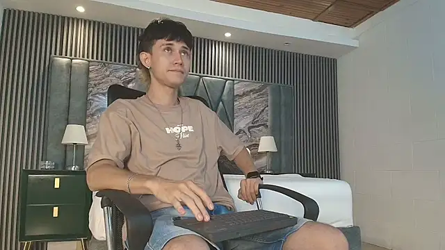 Michael blue online show from 01-08-26, 01:17