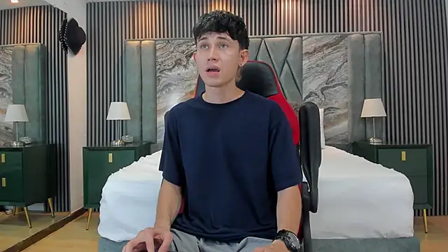 Michael blue online show from 10-15-25, 08:06