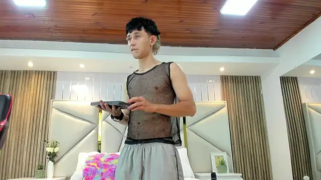 Michael blue online show from 10-10-25, 07:47