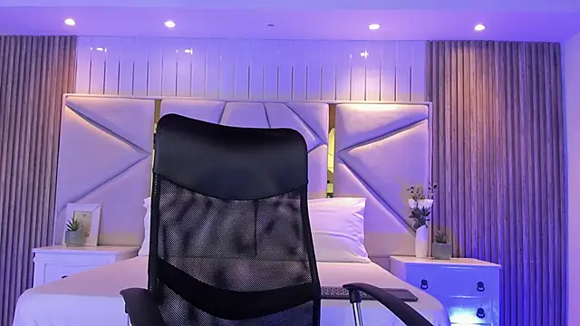 Michael blue online show from 10-21-25, 08:19