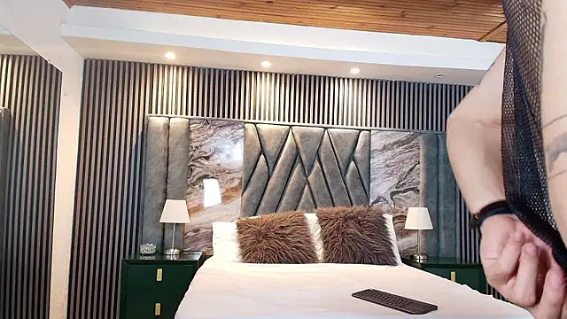 Michael blue online show from 02-18-26, 08:27