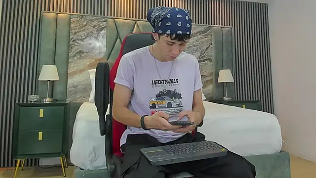 Michael blue online show from 09-13-25, 09:26